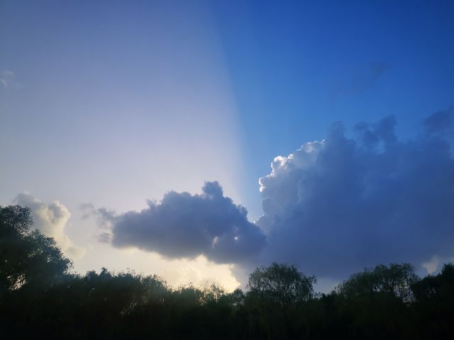 天空-圖片來源編輯網(wǎng)