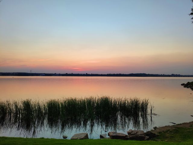 湖水-圖片來源編輯網(wǎng)